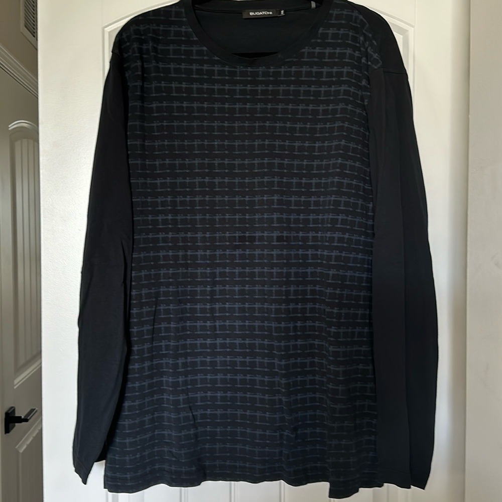 Mens Bugatchi Black with Grey lines Pull over, XX.